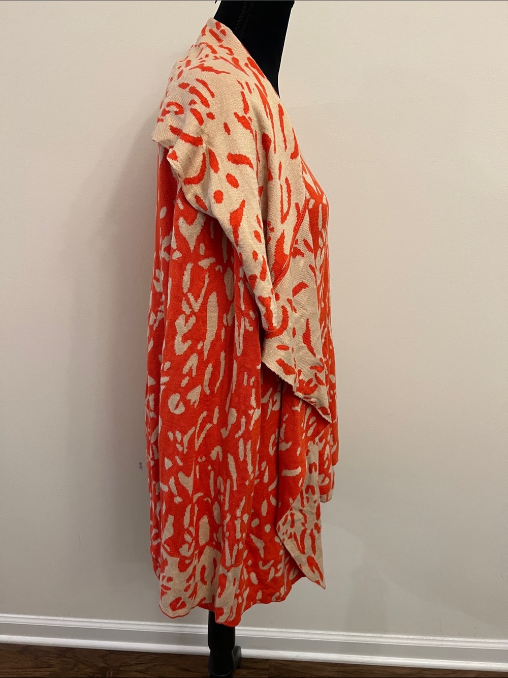 Neiman Marcus Orange and Cream Knit Sweater Cardigan and Knit Tank - Picture 4 of 7